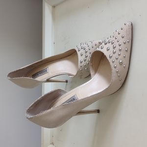 Steve Madden nude crackle studded pumps